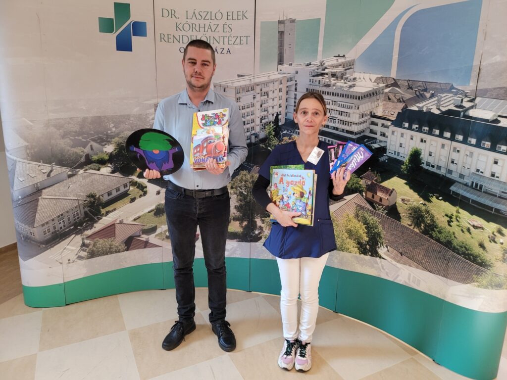 Mesekönyvek és csoki a mezőkovácsházi családoktól