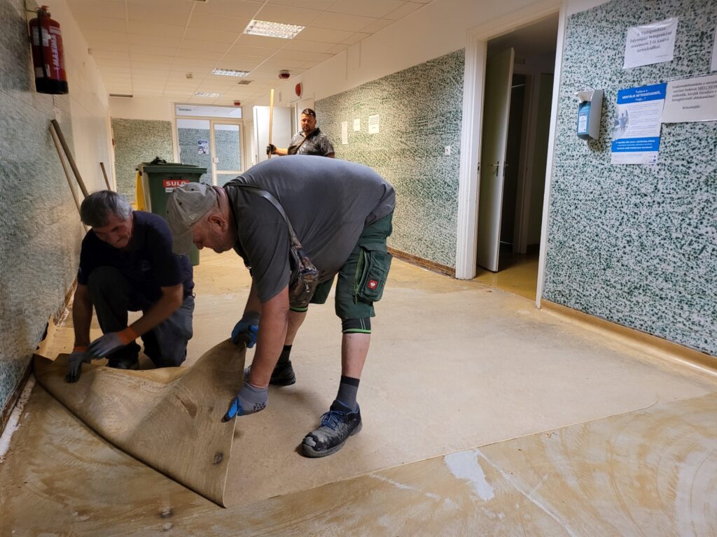 Részleges lezárások lesznek az épületben a betegellátás folyamatossága mellett.